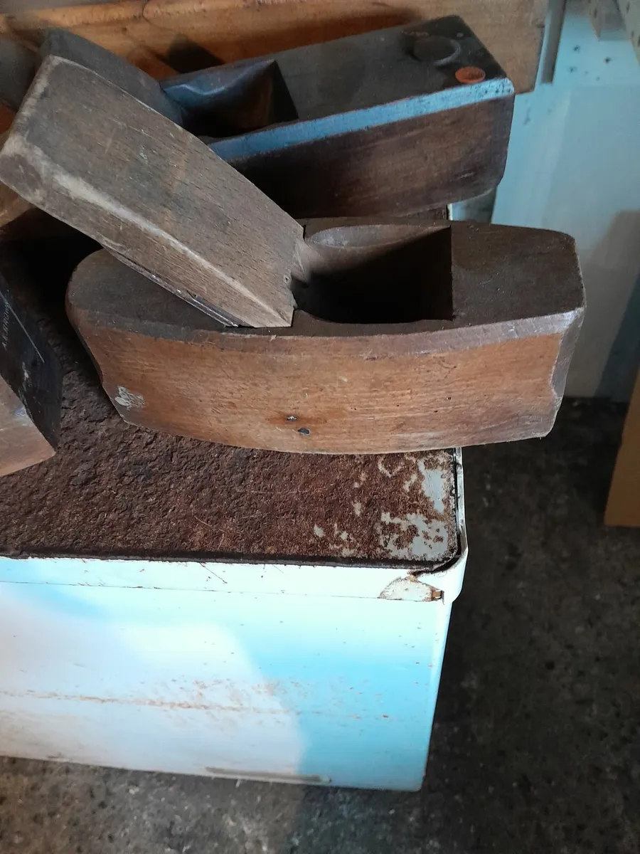 Four vintage wood planes - Image 2