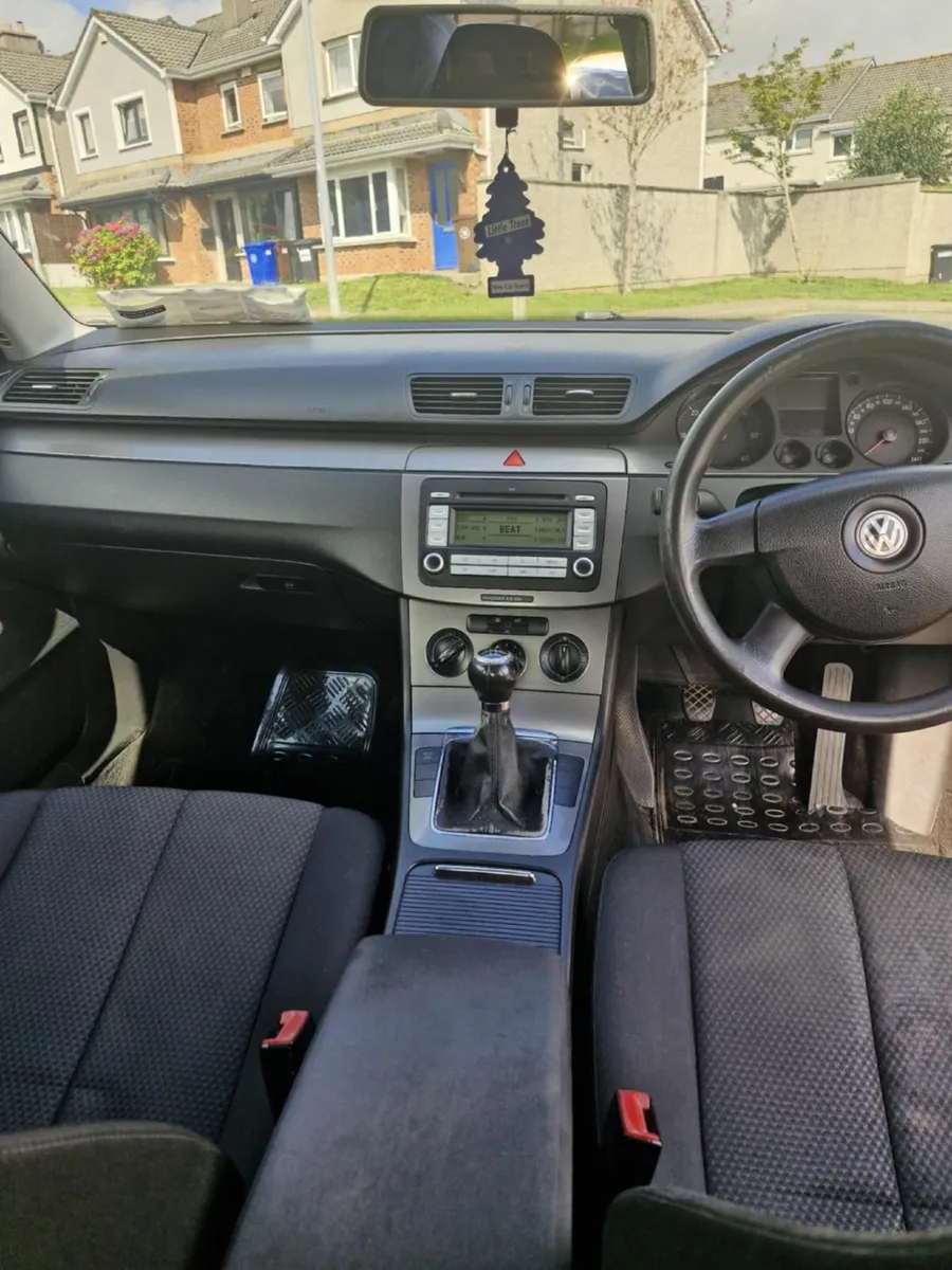 Volkswagen Passat 2008 - Image 1