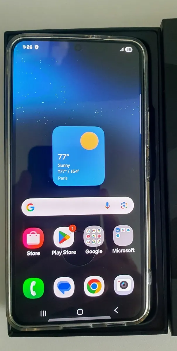Samsung Galaxy S22 - Image 2