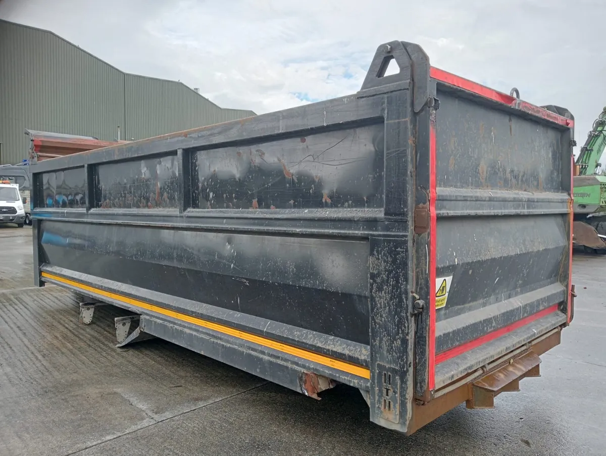 For Sale: 8 x 4 Tipping Body - Image 1