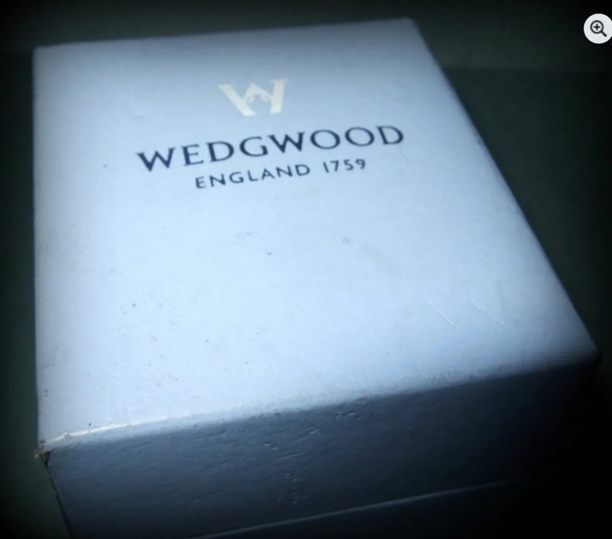 Vintage Authentic Wedgewood Gold Trimmed Tie Pin - Image 2