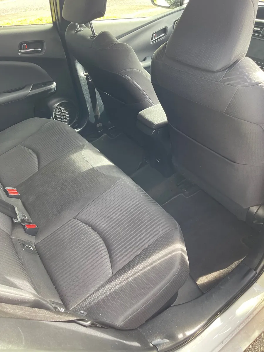 Toyota Prius 2016 - Image 3