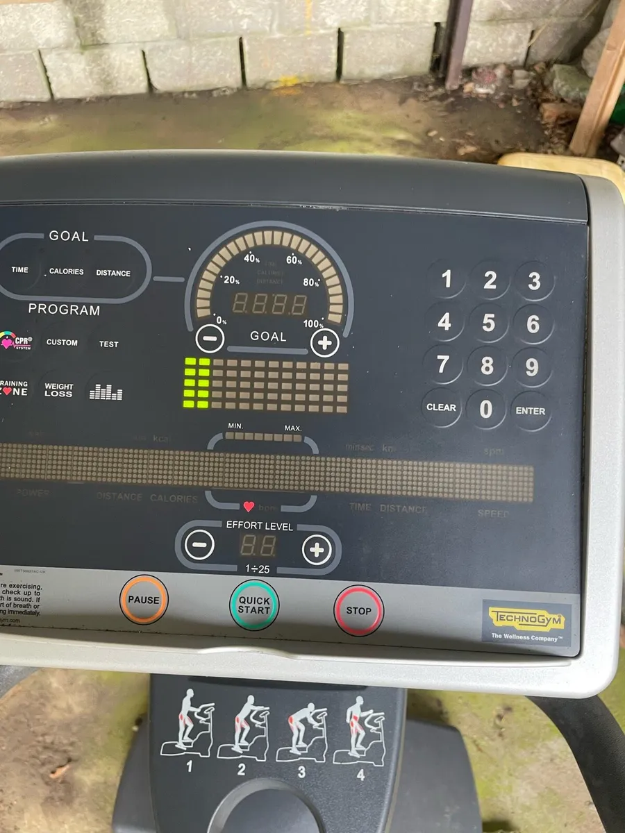TechnoGym cardio 700i stepper *** - Image 2