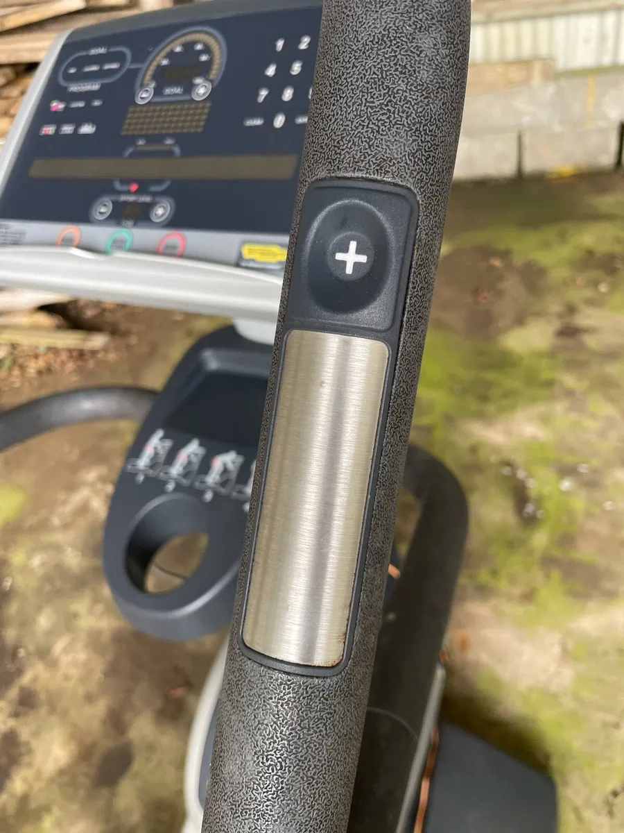 TechnoGym cardio 700i stepper *** - Image 3