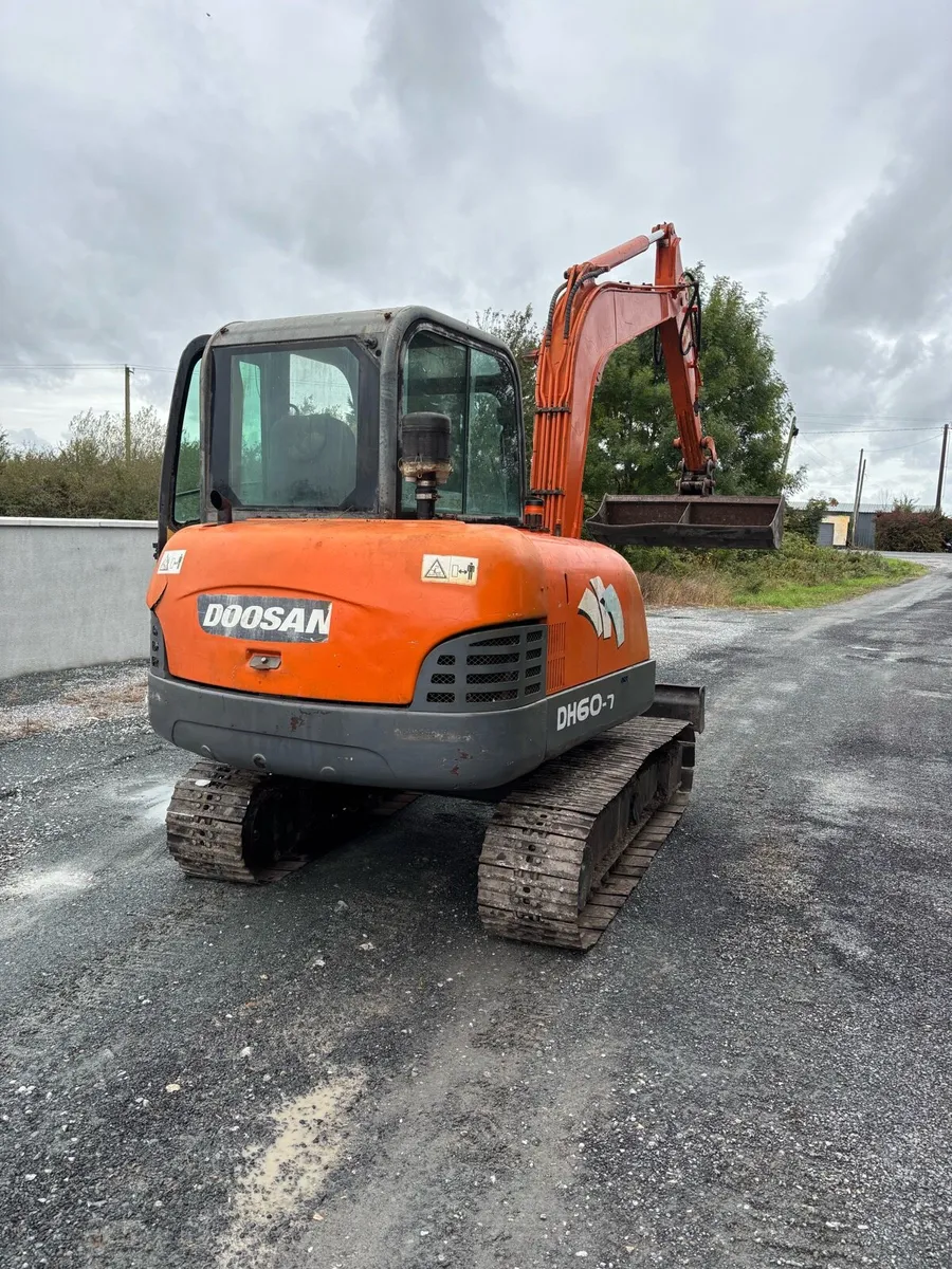Doosan 6 tonne digger - Image 3