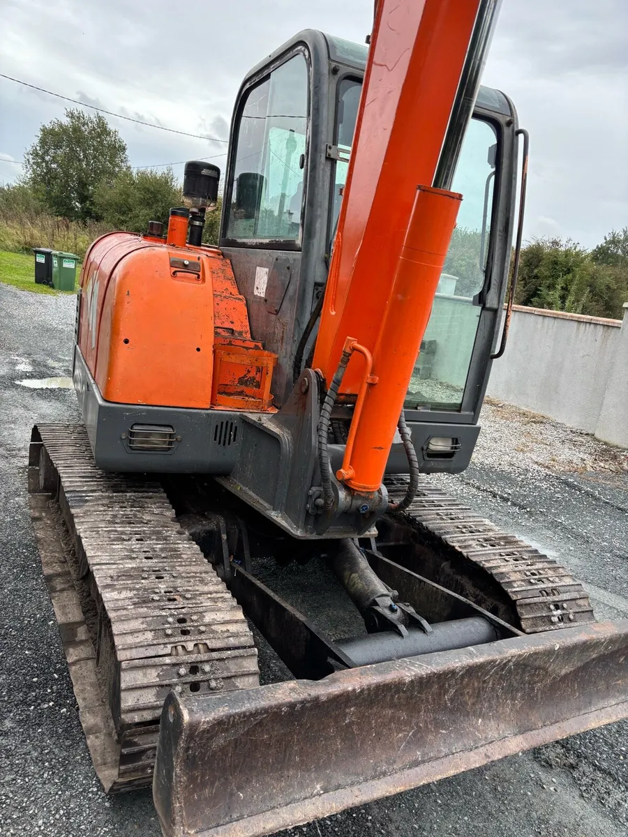 Doosan 6 tonne digger - Image 4