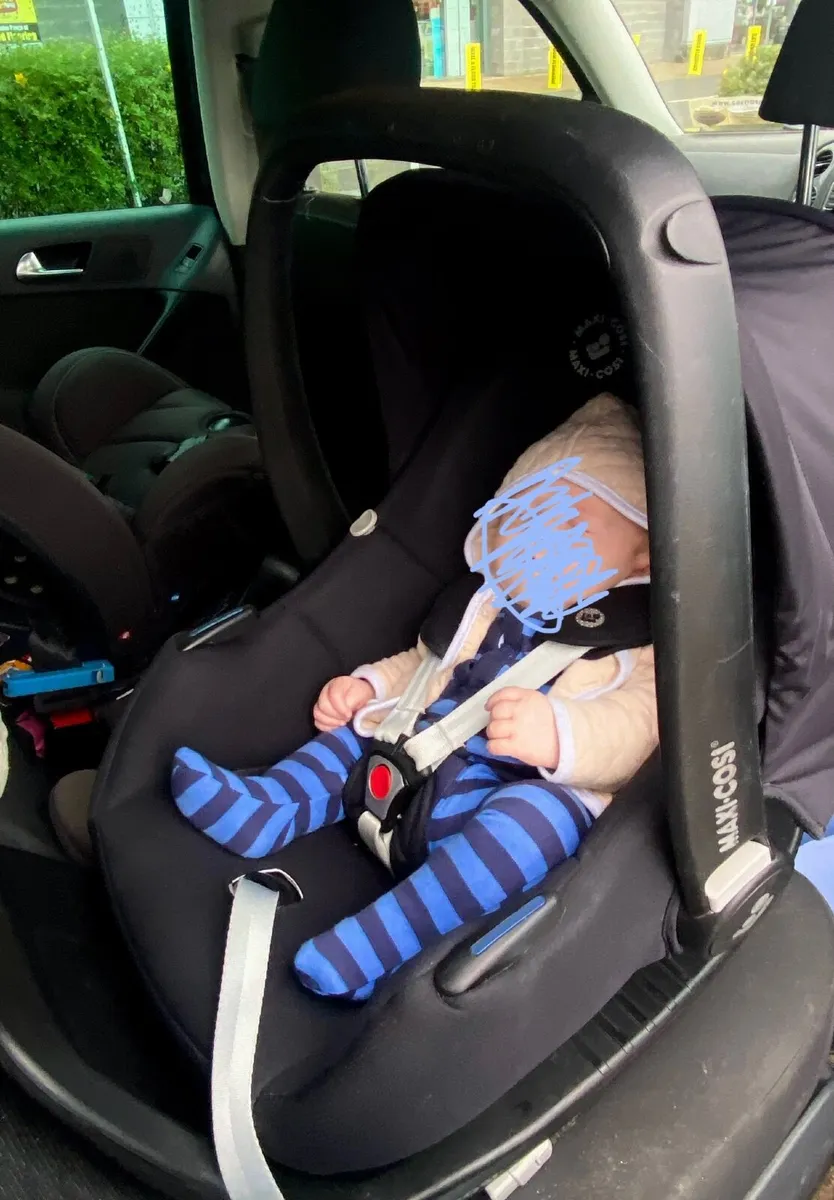 Maxi Cosi Pebble Car Seat - Image 3