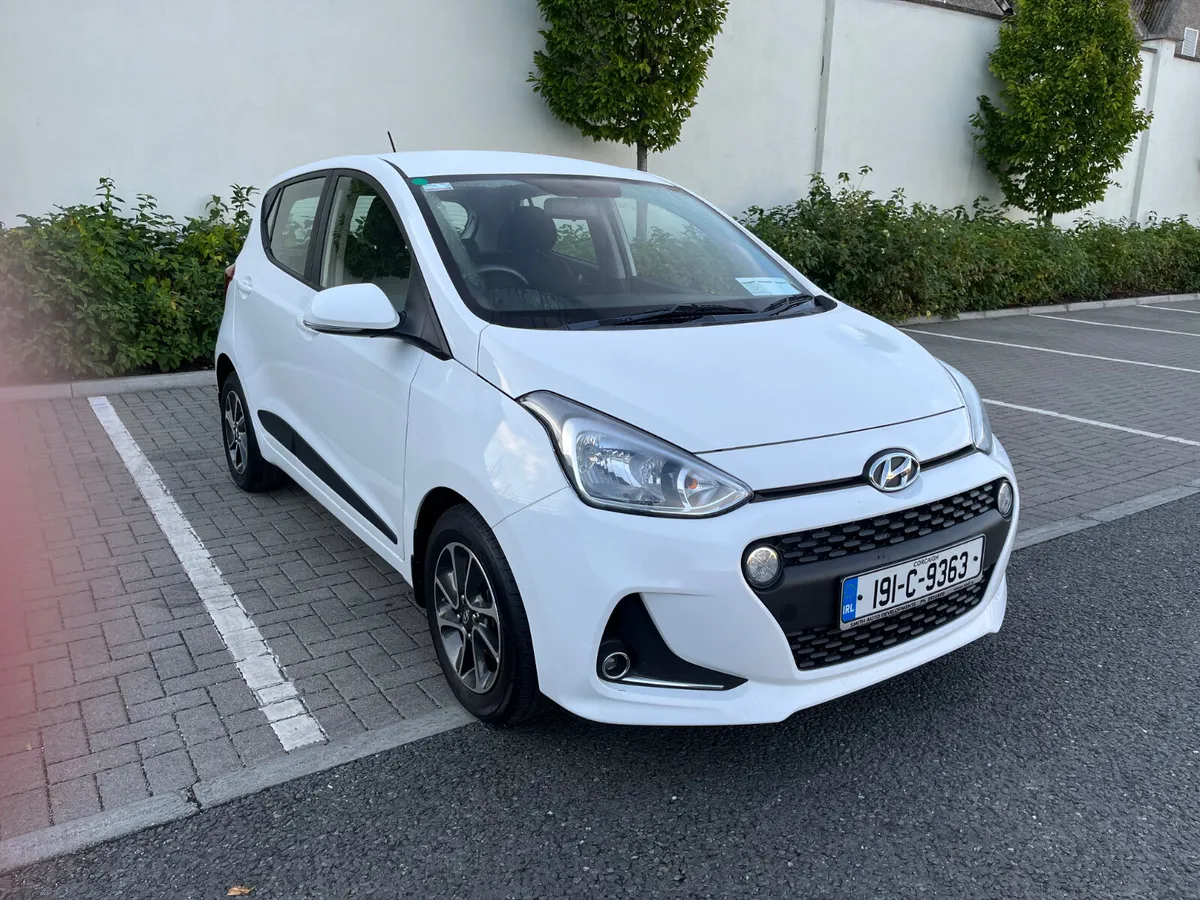Hyundai i10 2019,DELUXE MODEL HIGH SPEC,LOW MILEAG - Image 1
