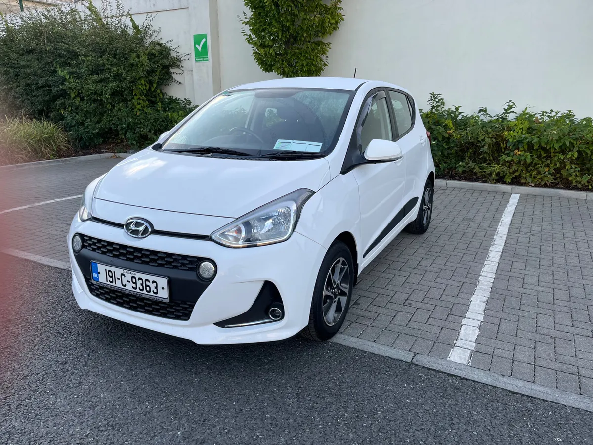 Hyundai i10 2019,DELUXE MODEL HIGH SPEC,LOW MILEAG - Image 4