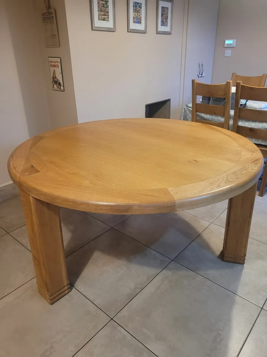 Soild oak round table - Image 1