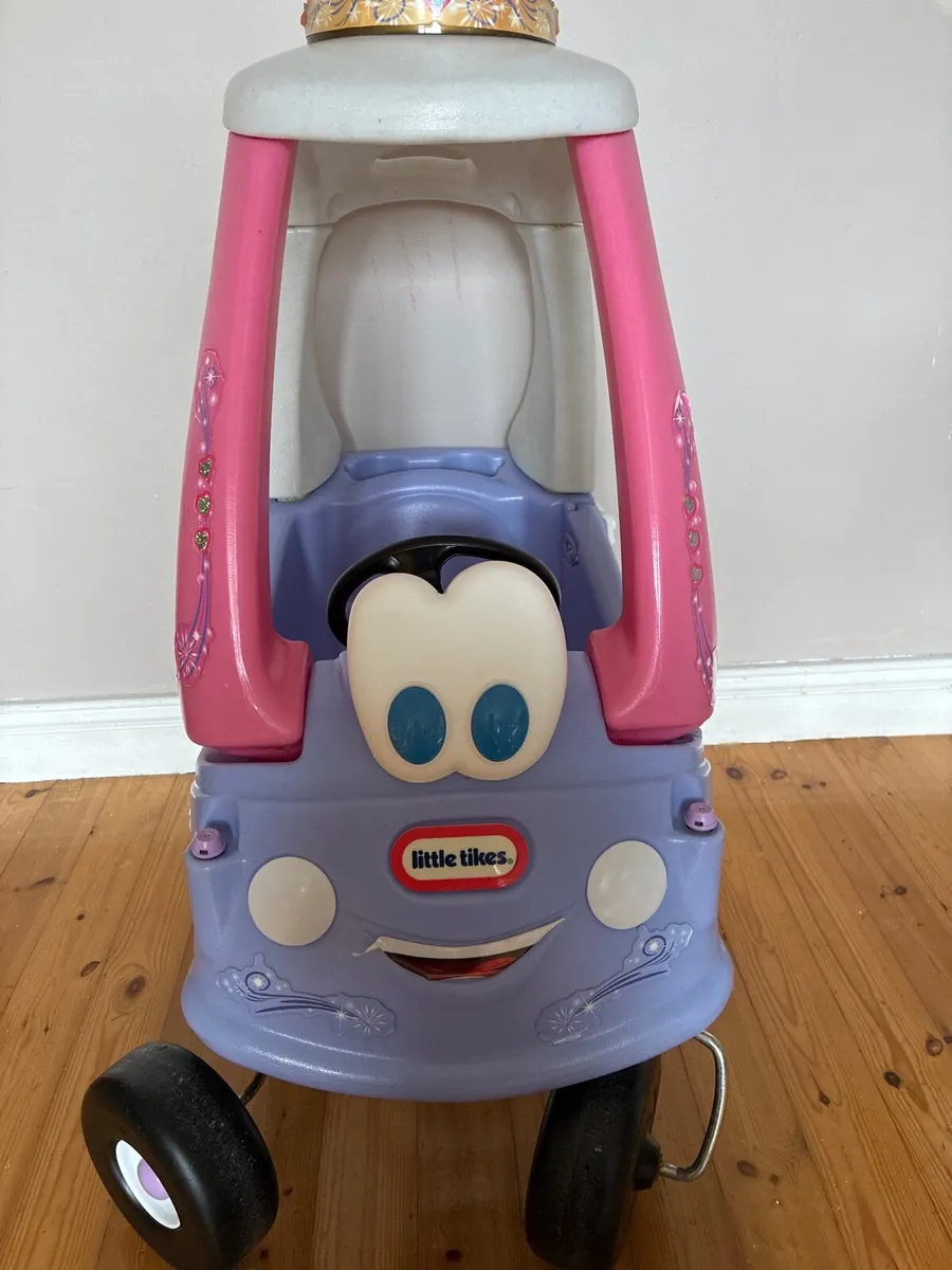 Girls princess cosy  coupe car - Image 1