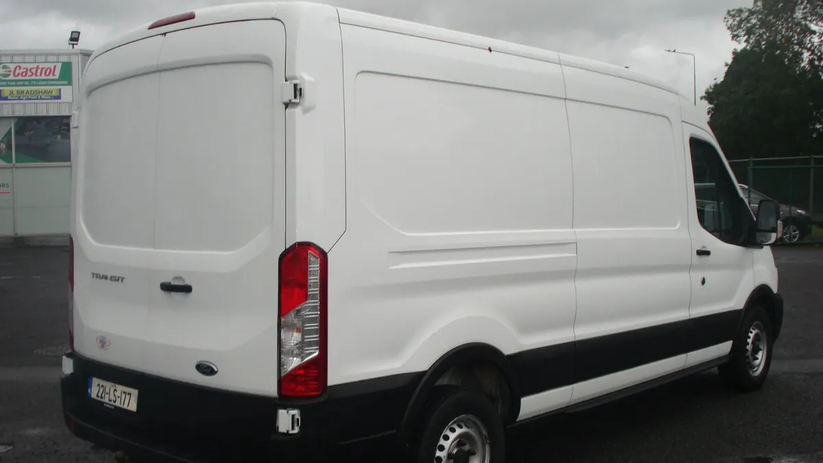Ford Transit 2022 - Image 2
