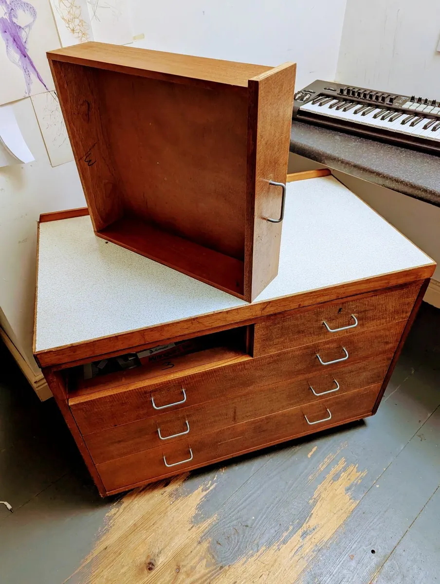 Sideboard/chest of drawers - Image 2