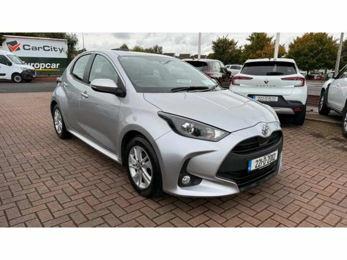 Toyota Yaris 1.0 Luna 4DR - Image 1