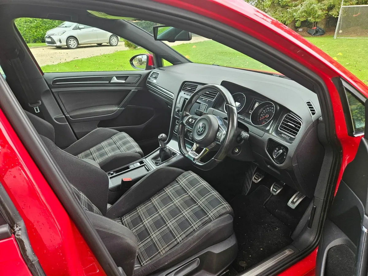 Volkswagen Golf GTD 2014 - Image 4