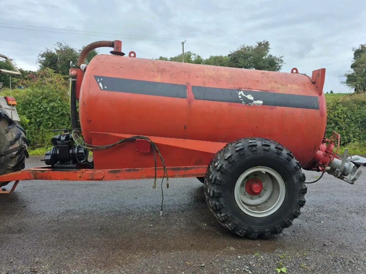 Vacuum tank - Image 1