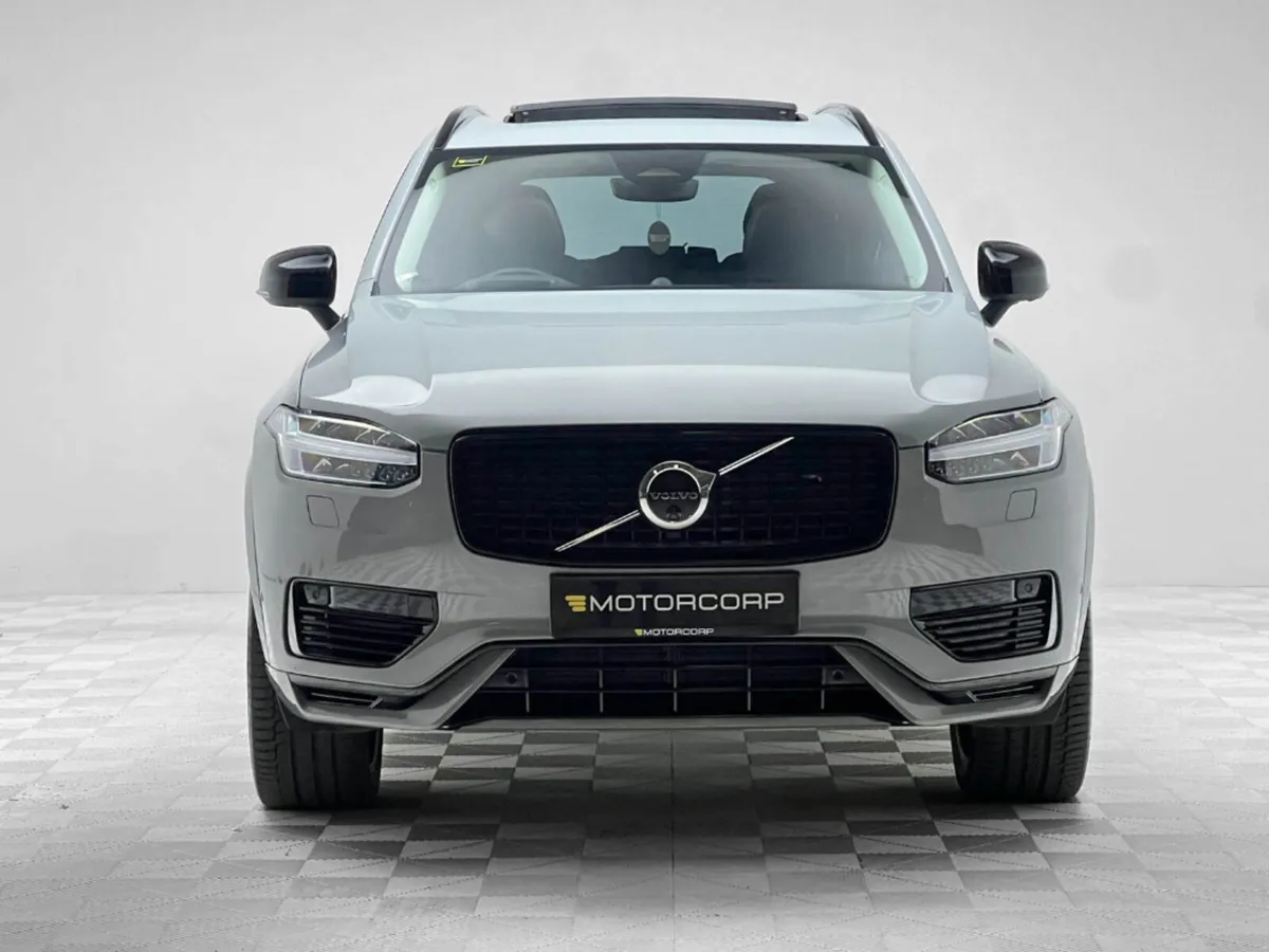 Volvo XC90 T8 RECHARGE 2.0 PHEV **7 SEATERS** - Image 2