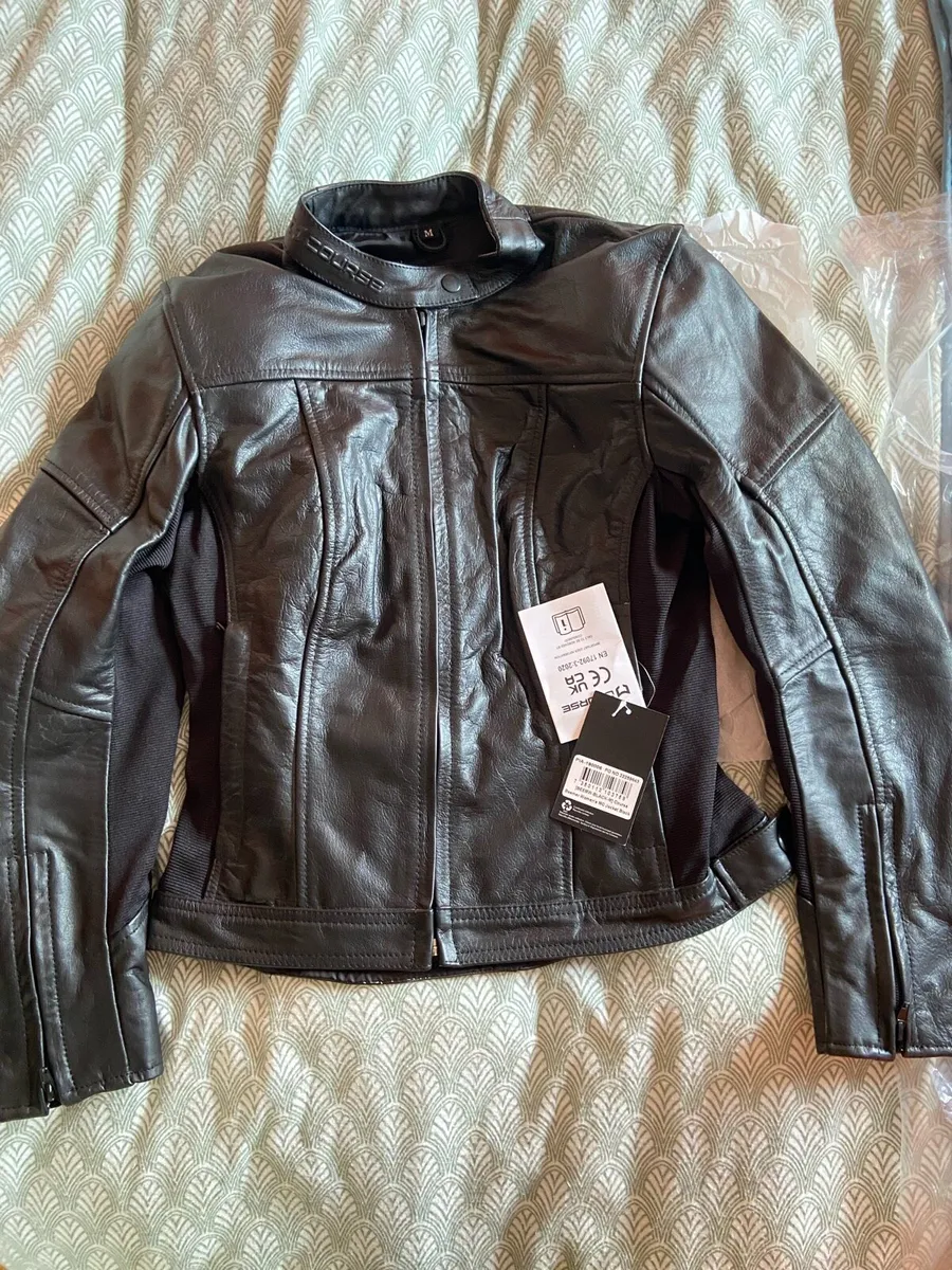 Motorcycle leather jacket new size M - Image 1