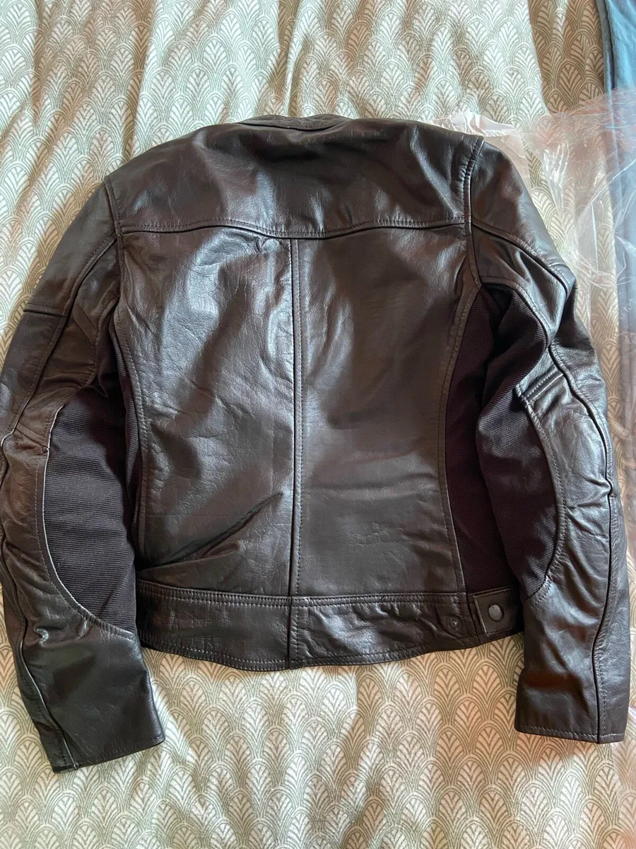 Motorcycle leather jacket new size M - Image 2