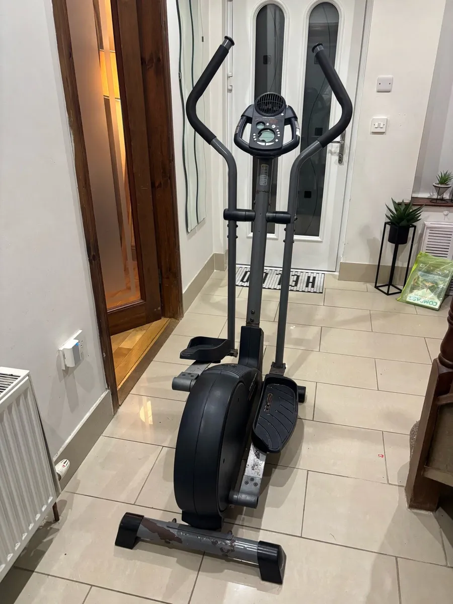 Cross trainer - Image 3