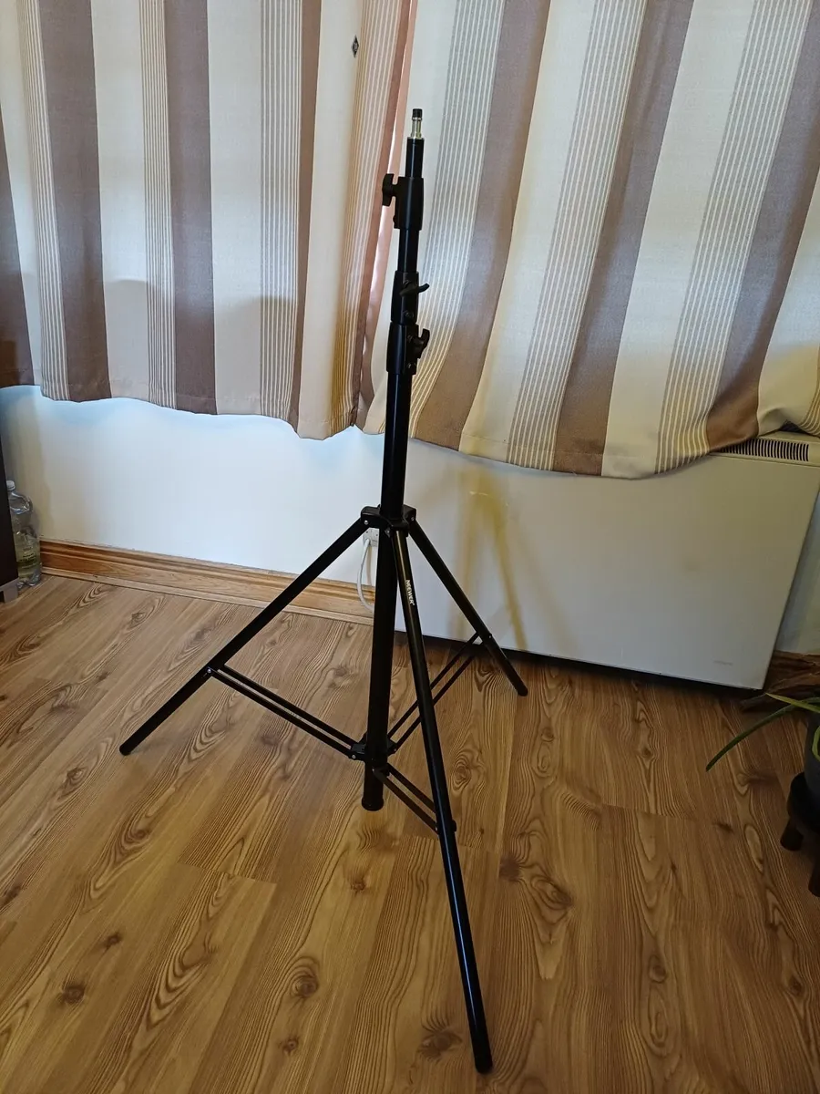 Neewer ST-400SP 4m Light Stand - Image 1