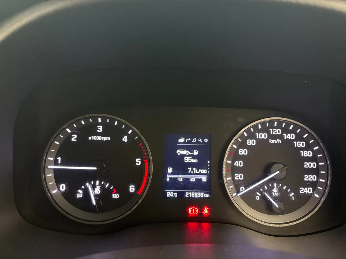 Hyundai Tucson 2017 For Auction!! - Image 4