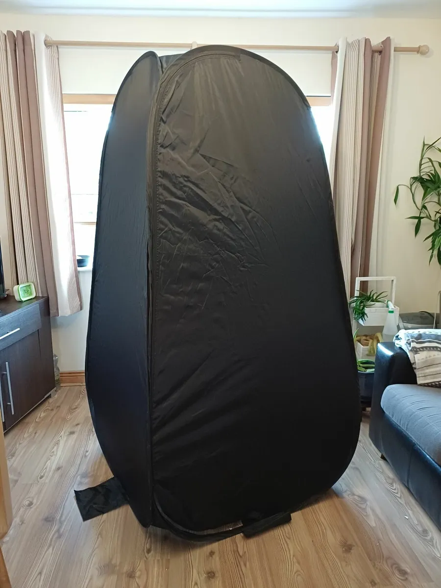 Neewer Portable Pop-Up Changing Tent (183cm) - Image 1