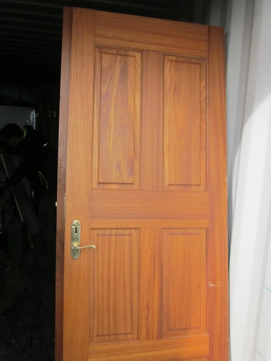 Pre-owned twelve hard wood unglazed doors with six - Image 2