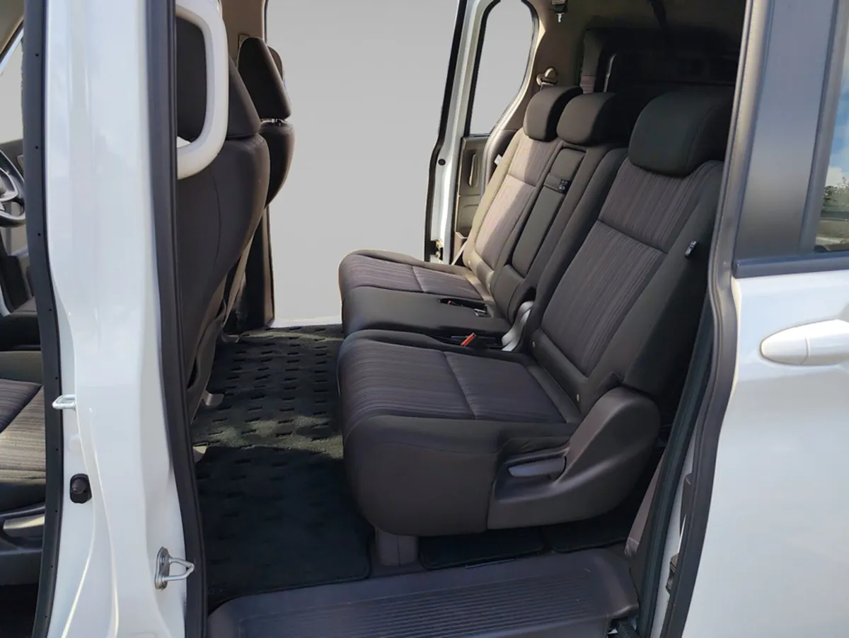 Honda Freed 1.5 Petrol Auto - Image 4