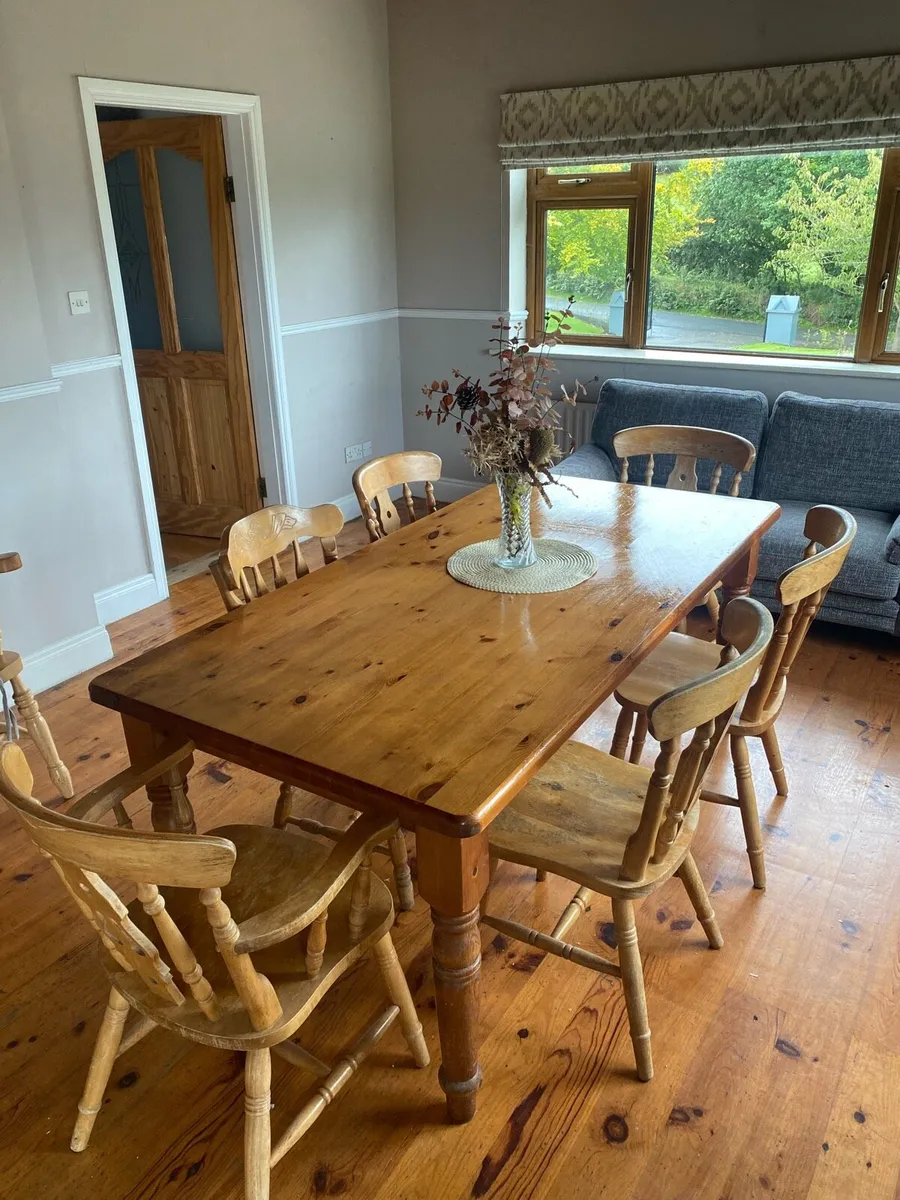 Large table and chairs - Image 1
