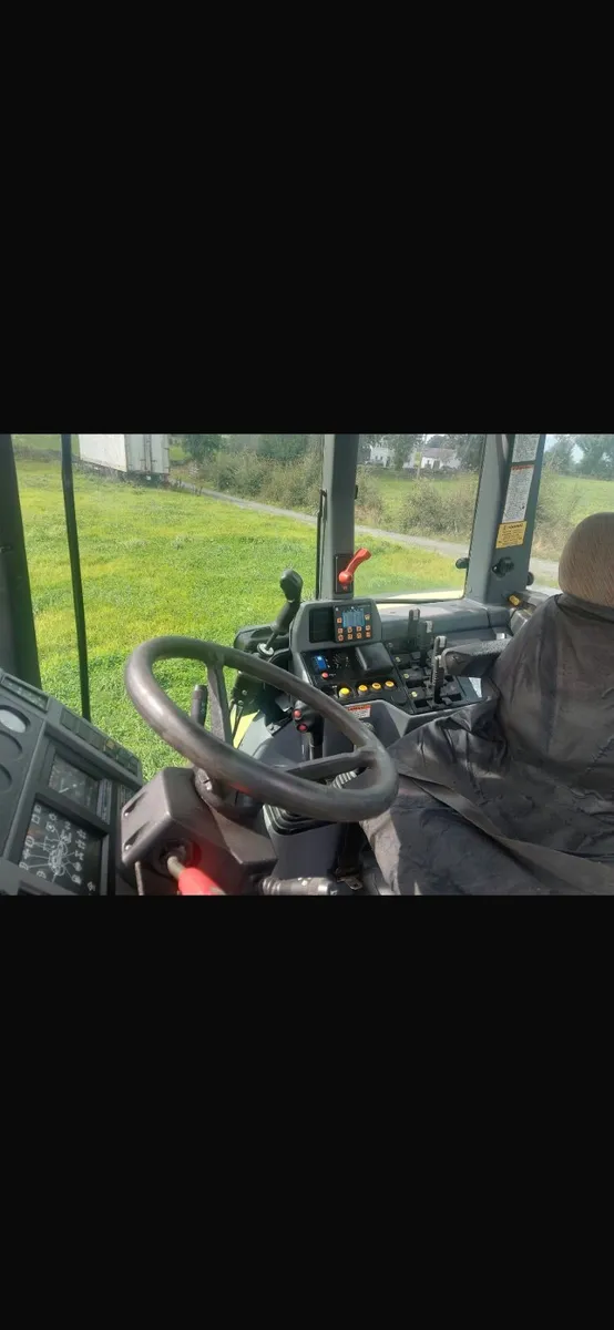 Tractor - Image 4