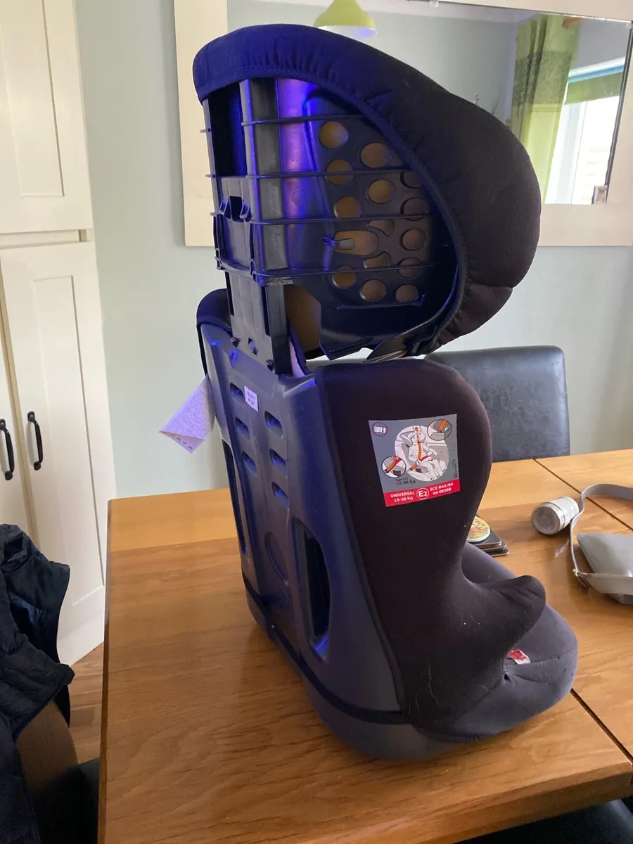 Child car seat and high chair - Image 2