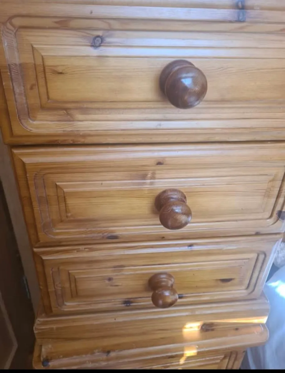 Bedroom drawers and lockers - Image 2