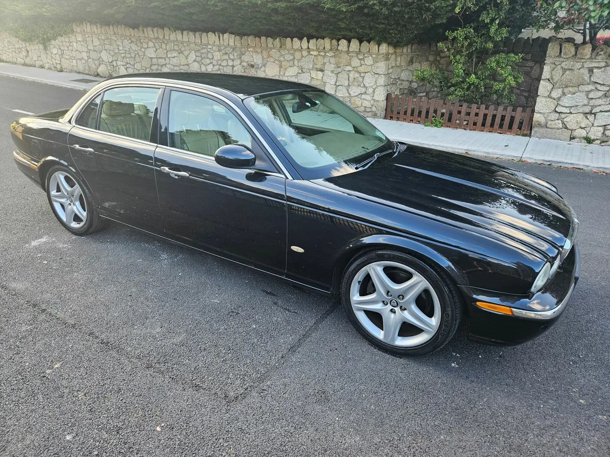 Jaguar XJ6 3.0 V6 Executive * One Owner * - Image 3