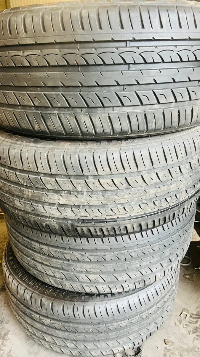 Set of 4 - 255/50/R20 Very Good Tyres - Image 1