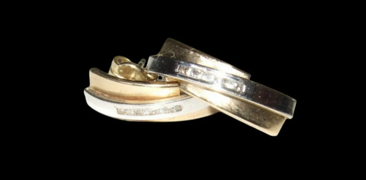 Vintage Hallmarked 2 Colour Gold/Diamond Earrings - Image 2
