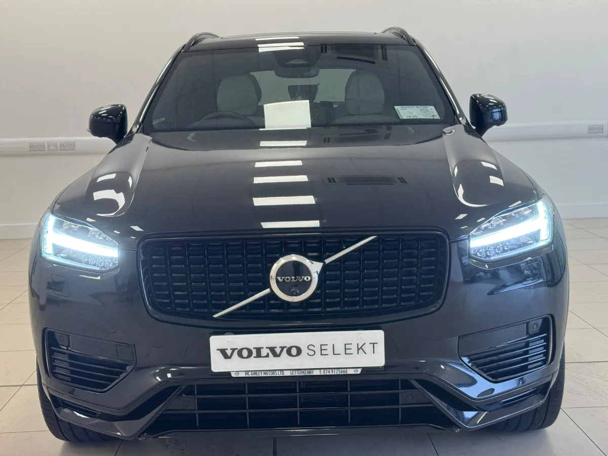 Volvo XC90 2022 - Image 2