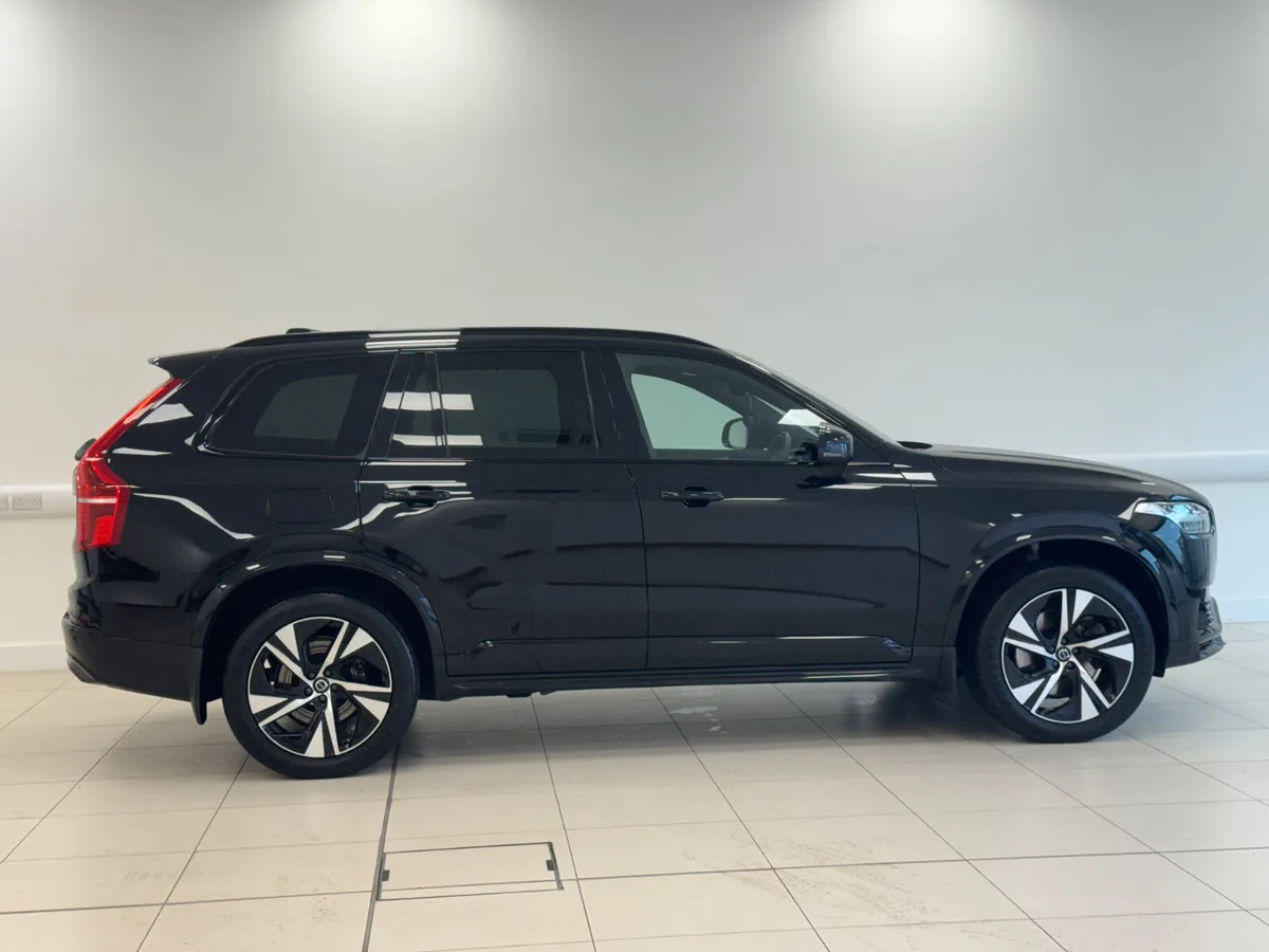 Volvo XC90 2022 - Image 3