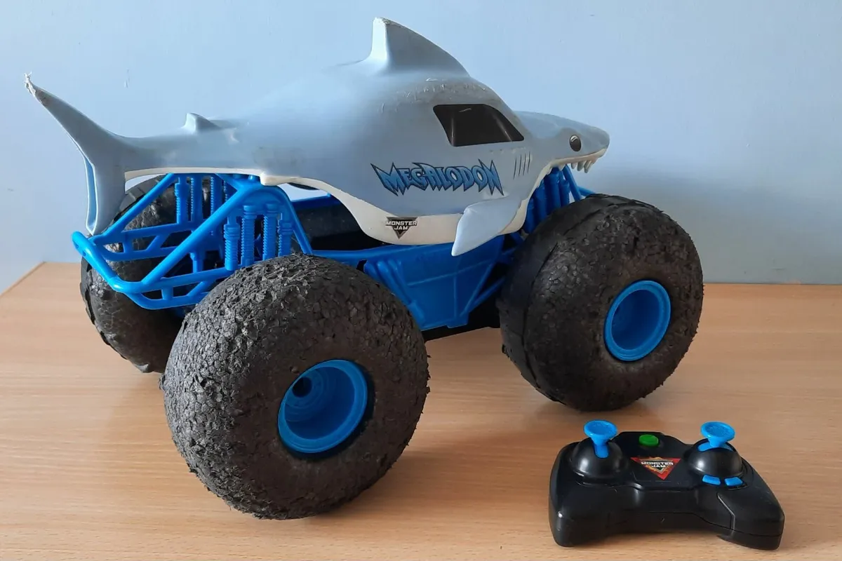 Monster Jam Megalodon Storm Monster Truck - Image 2