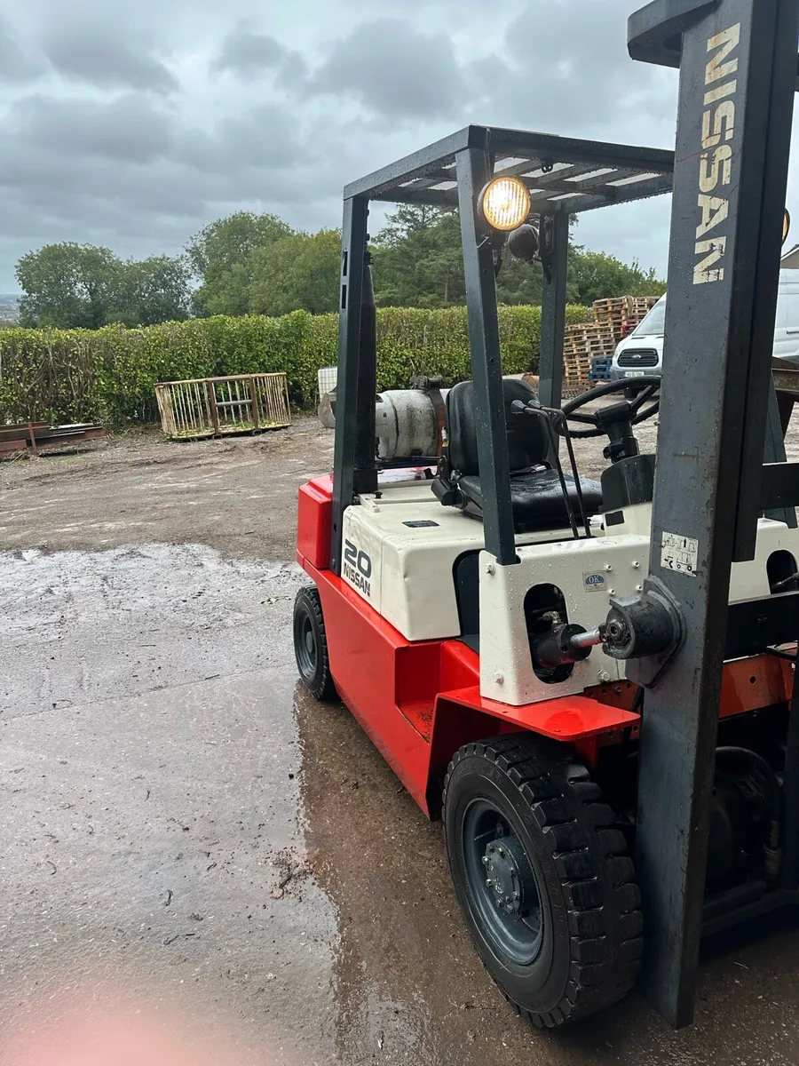 Nissan 2 Ton Gas Forklift - Image 4