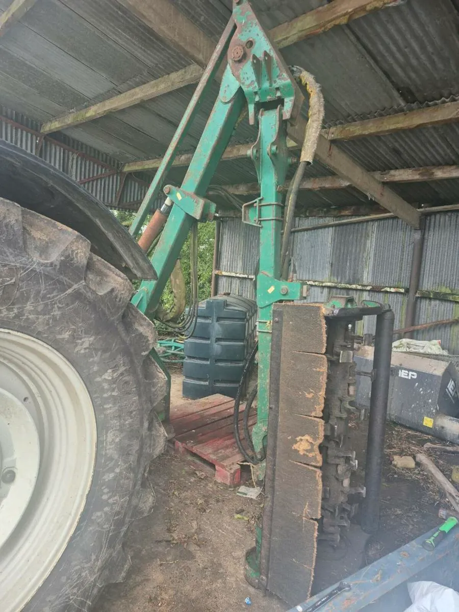 Hedge cutter - Image 1