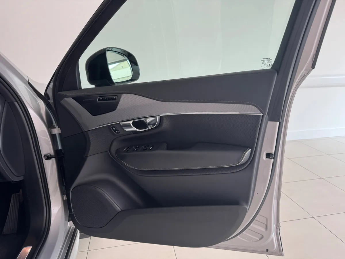 Volvo XC90 2022 - Image 4