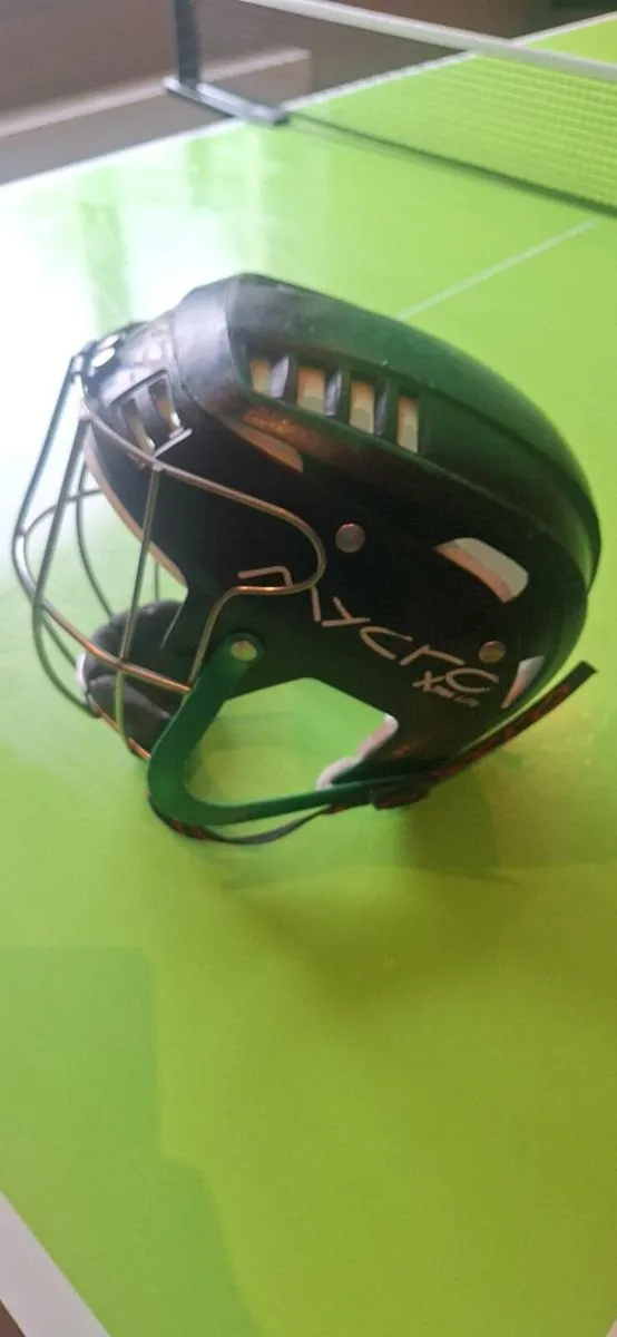 Hurling helmet - Image 2