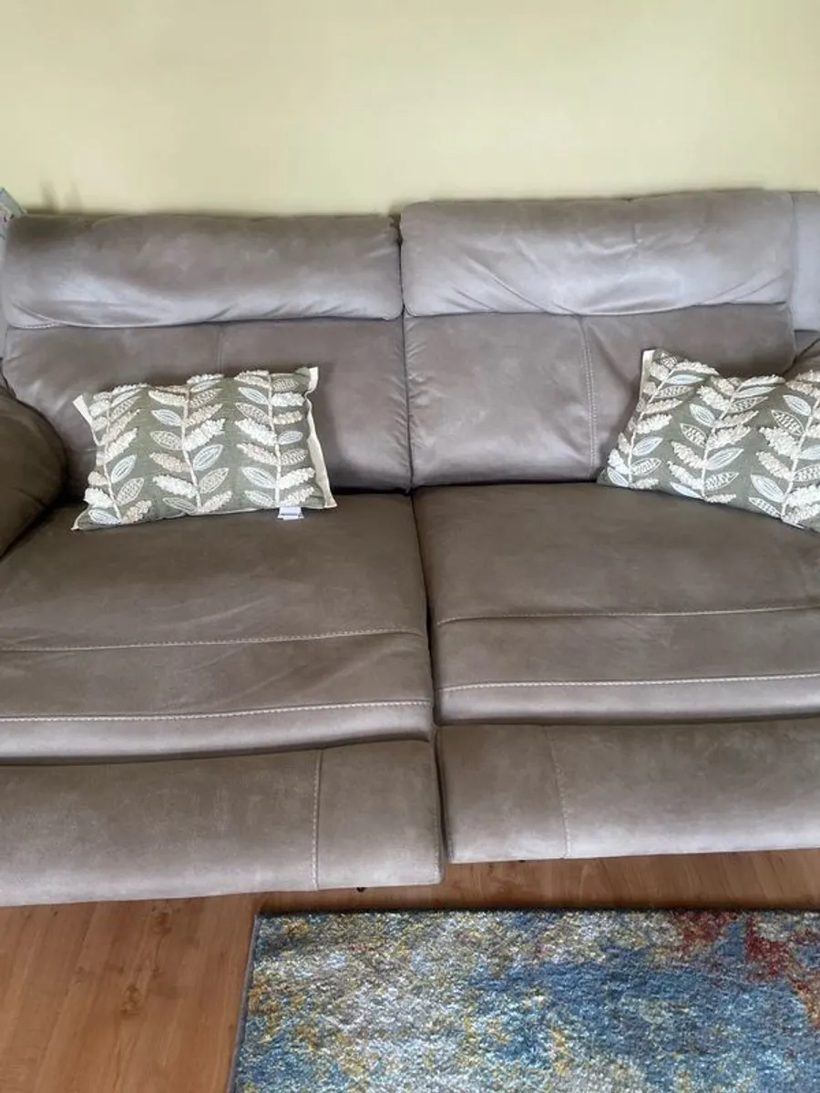 sofa & suites - Image 3