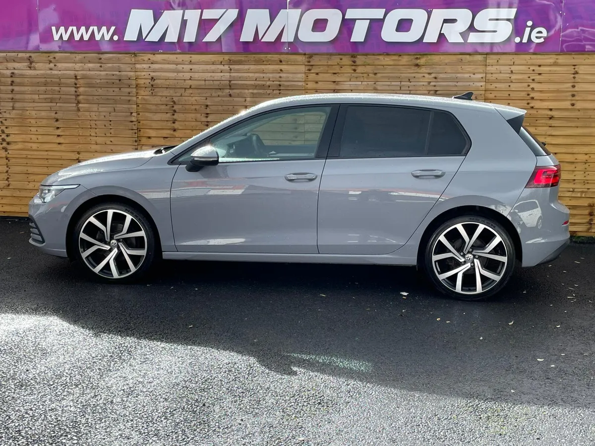 2022 GREY VOLKSWAGEN GOLF LOW KM - Image 3
