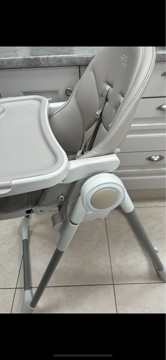 Baby high chair - Image 2