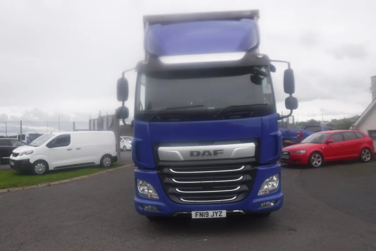 DAF CF 260 30ft curtainsider. 9ft high 2019 - Image 3