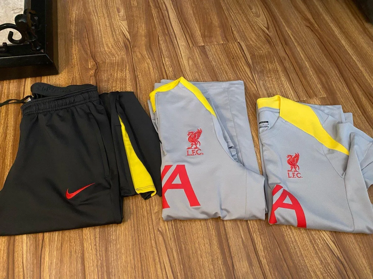 Liverpool jersey 1/4  zip and track ends - Image 2