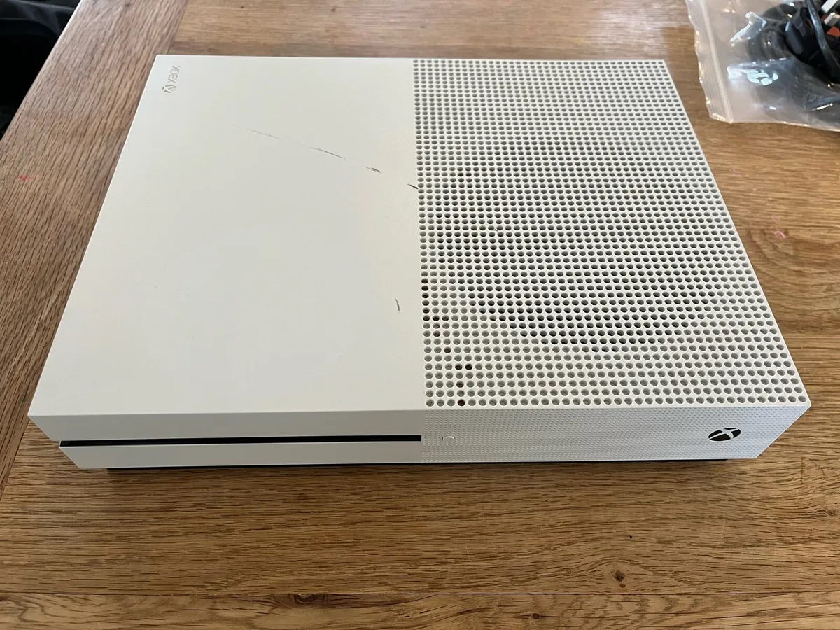 Xbox One S