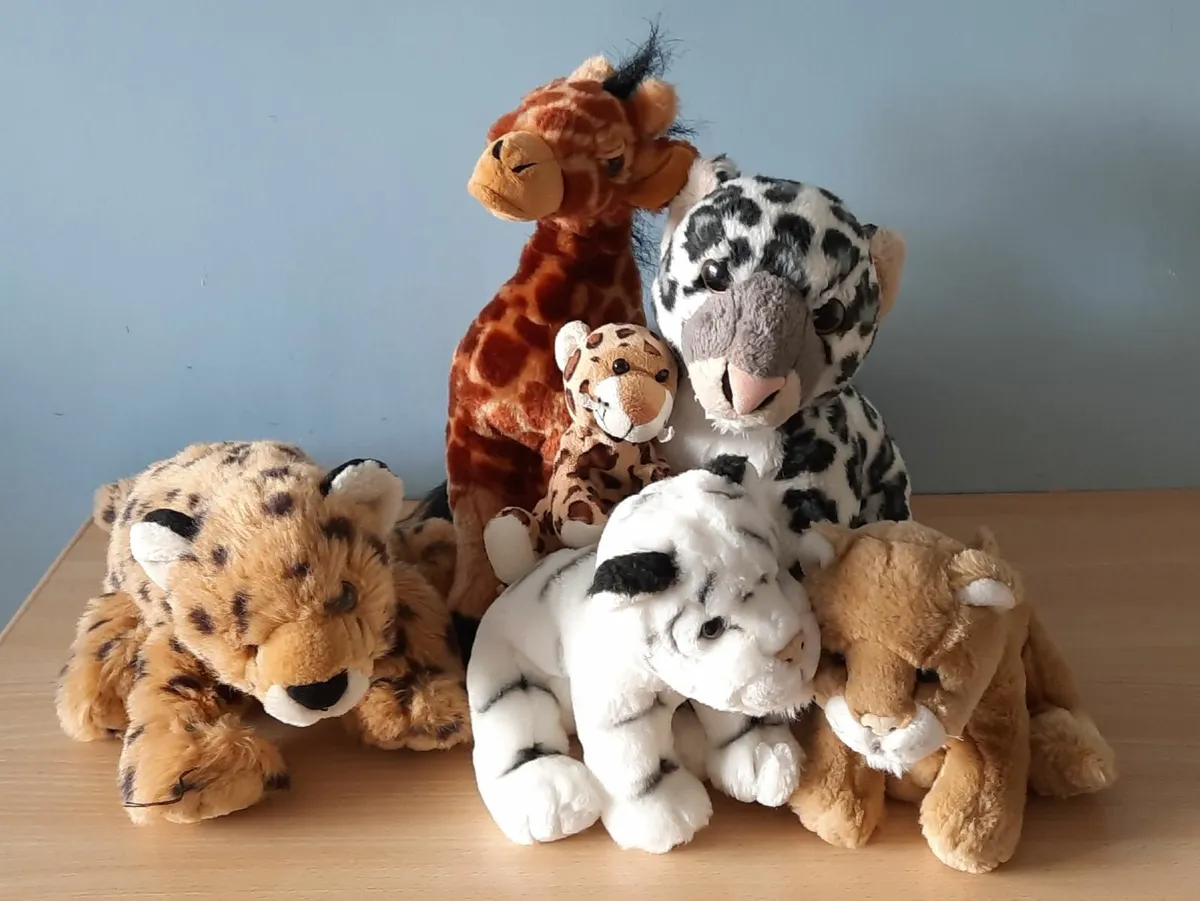 Collection of 6 Plush Safari Animals (3+ years) - Image 1
